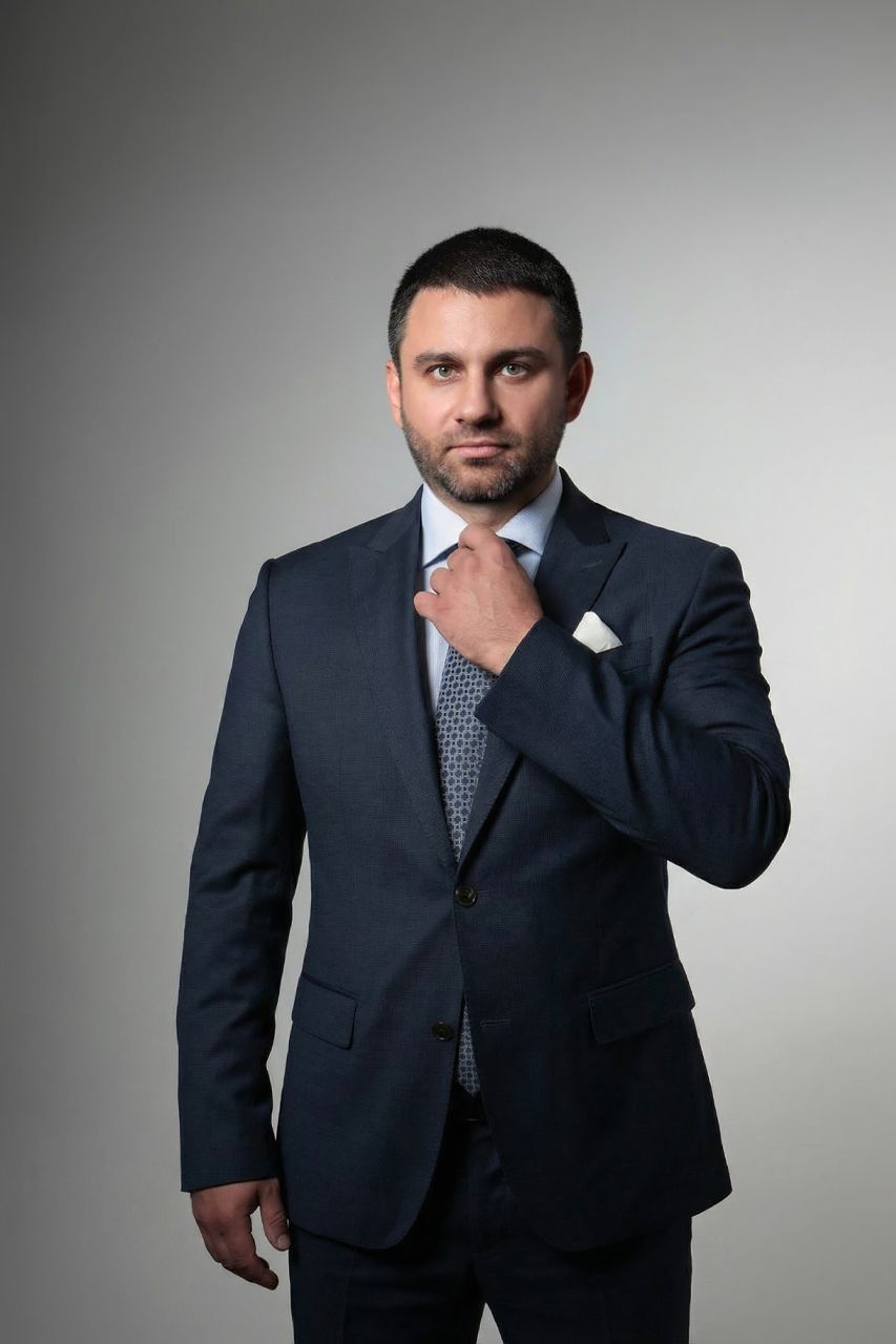 Лучников Константин Игоревич, Юрист